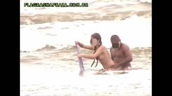 Amateur video of shameless couple fucking on brazilian beach